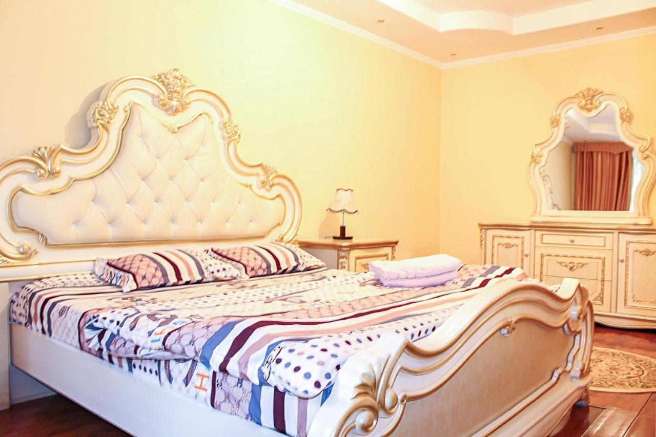 Tolebaeva 65 Apartman Almati Kültér fotó
