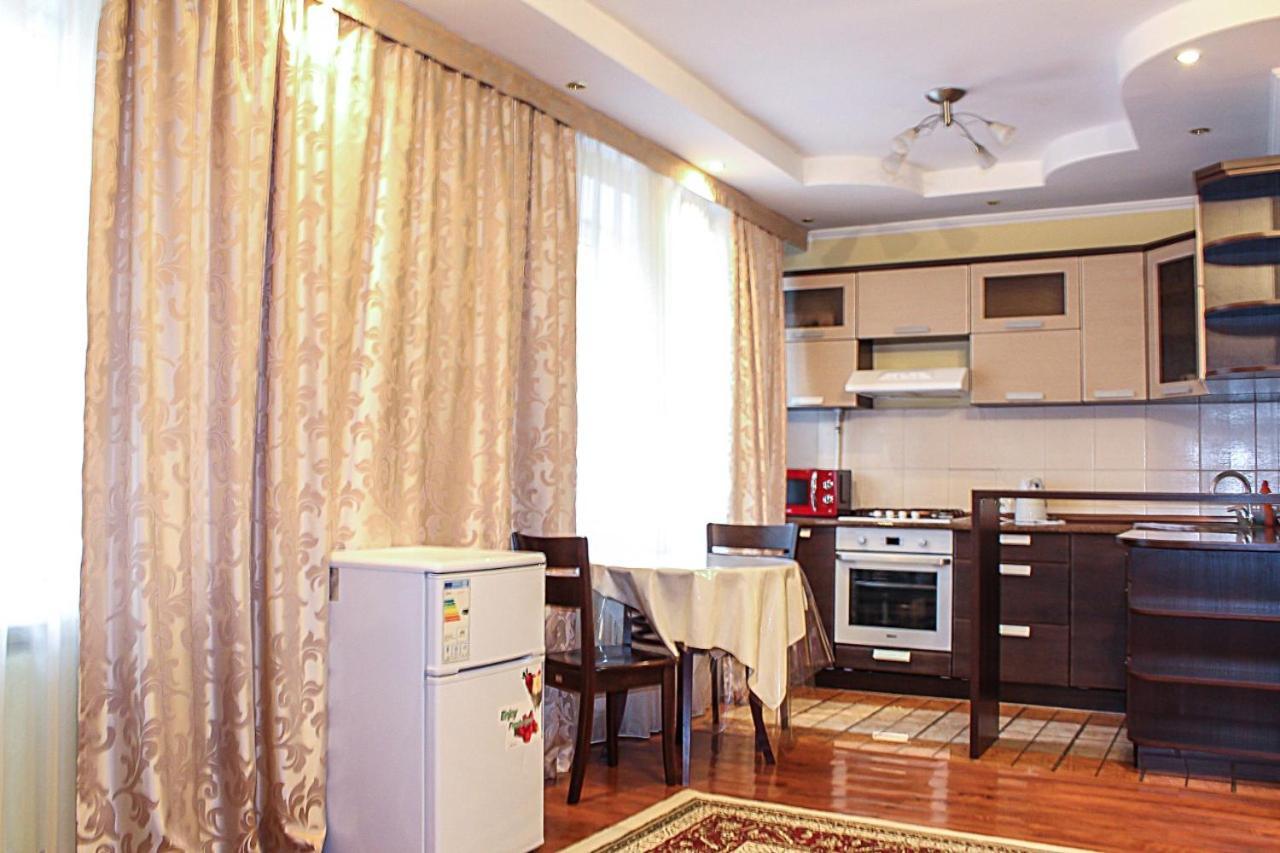 Tolebaeva 65 Apartman Almati Kültér fotó